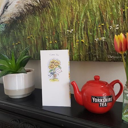 Lyndene Bed & Breakfast Penistone Bagian luar foto