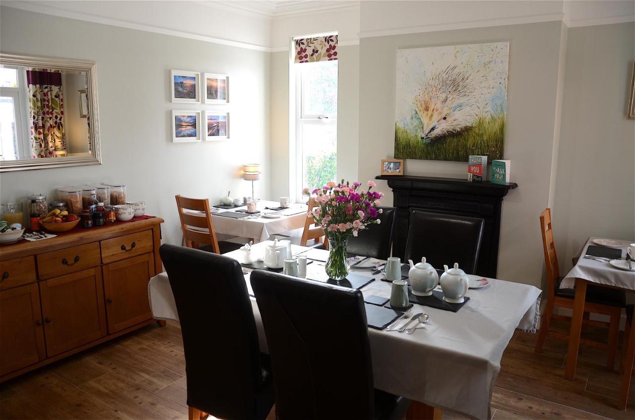 Lyndene Bed & Breakfast Penistone Bagian luar foto