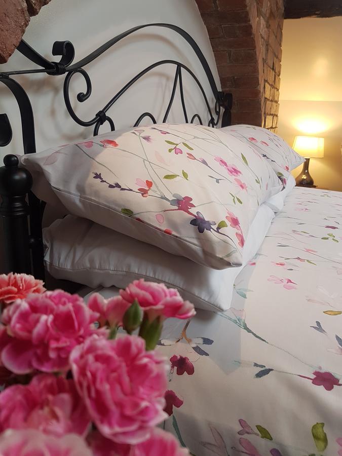 Lyndene Bed & Breakfast Penistone Bagian luar foto
