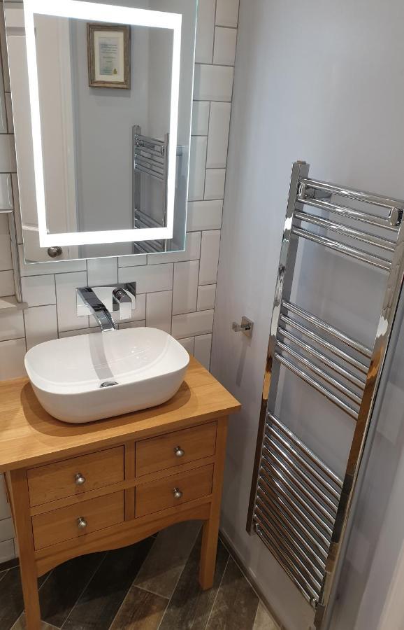 Lyndene Bed & Breakfast Penistone Bagian luar foto