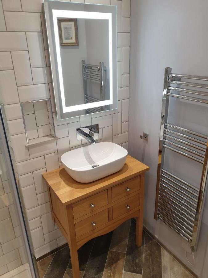 Lyndene Bed & Breakfast Penistone Bagian luar foto