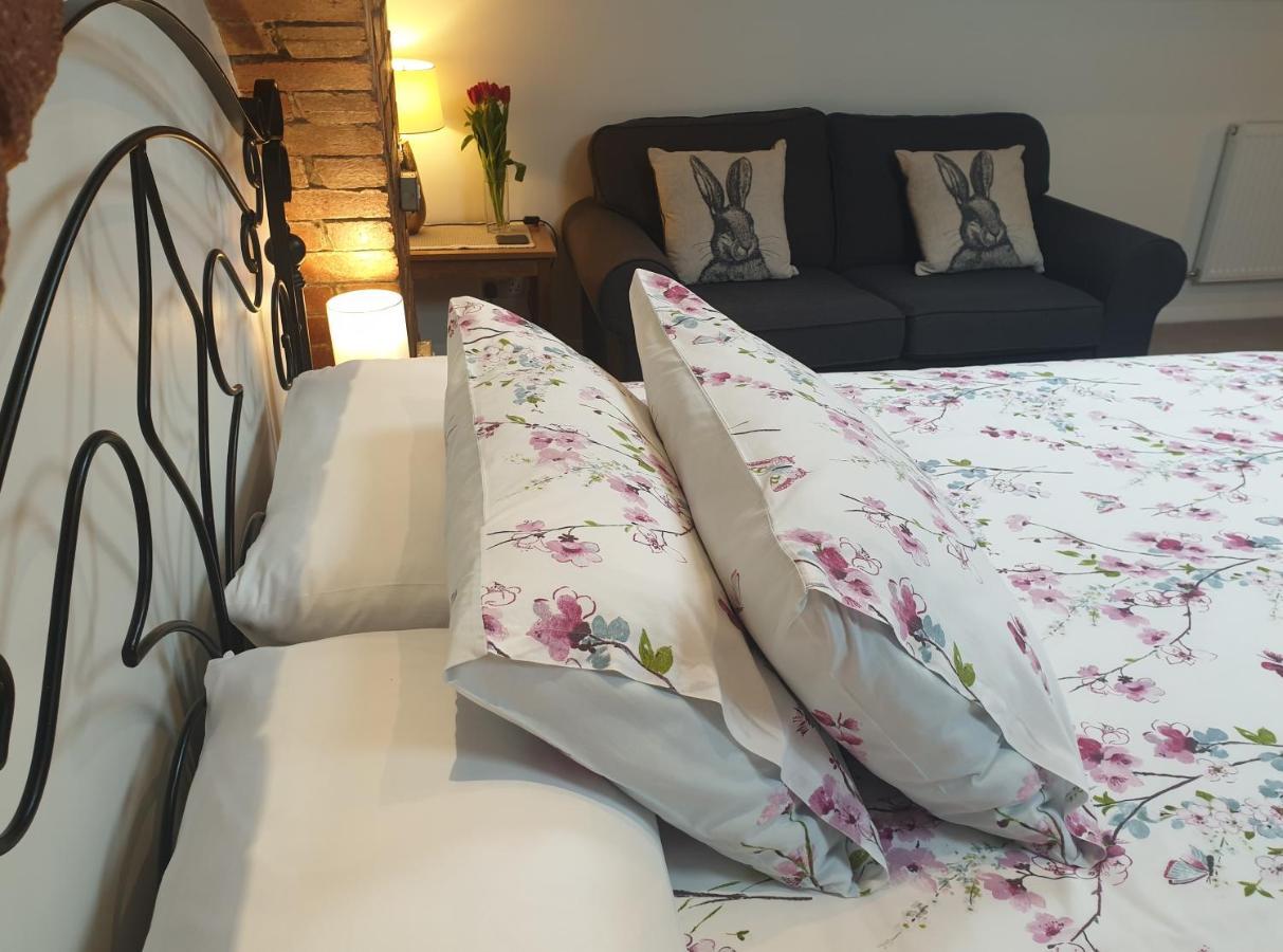 Lyndene Bed & Breakfast Penistone Bagian luar foto