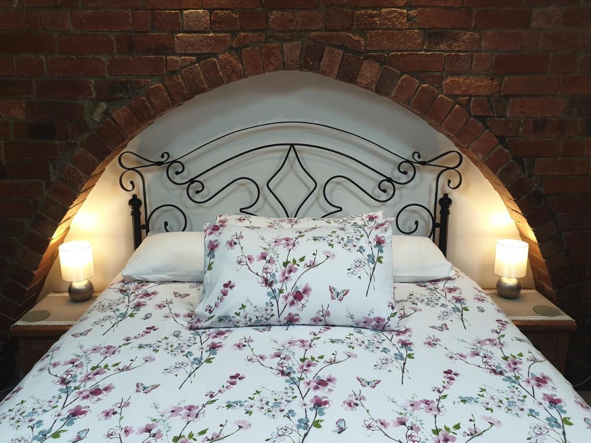Lyndene Bed & Breakfast Penistone Bagian luar foto