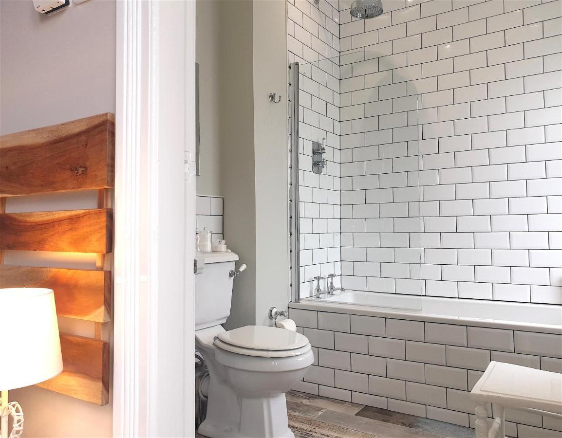 Lyndene Bed & Breakfast Penistone Bagian luar foto
